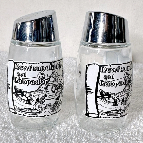Vintage  Glass Newfoundland And Labrador Salt & Pepper Shakers - Picture 1 of 8